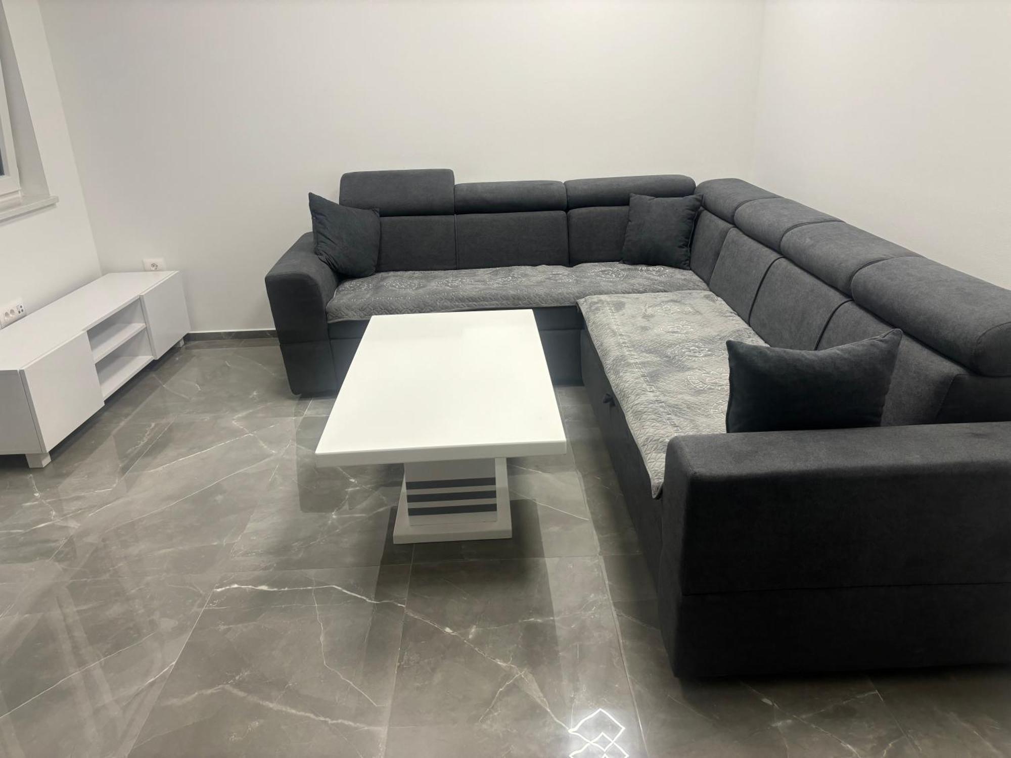 Tini 2 Apartment Pula
